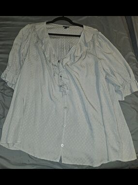 TORRID Light Gray Ruffle Trim Blouse Size 2